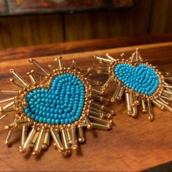 Felt Back Seed Beaded Heart Earrings in Turquoise - Picture 4 of 7